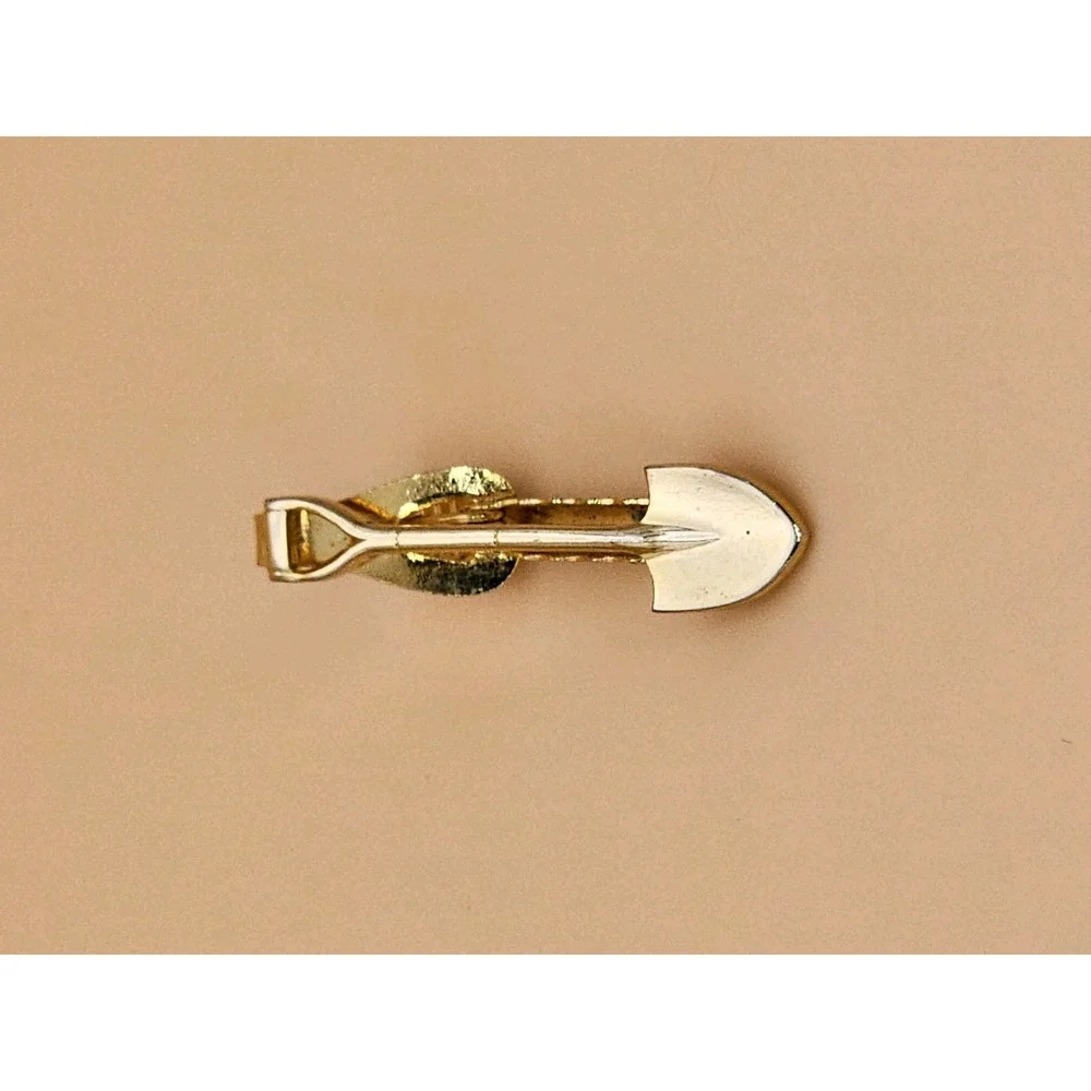 Vintage Spade Shovel D Handle Gold Tone Tie Clip Bar Small FREE $HIPPING!!
